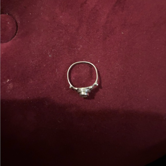 Pretty Silver Amethyst Ring - Picture 2 of 2